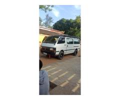 Toyota | Hiace DX | 5L | Manual | 15 Lugares ✅️