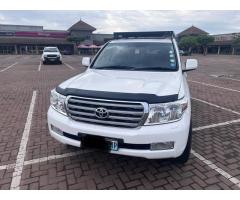Toyota | Land Cruiser VX LC200 | 2010 | Diesel | V8 | 4x4 ✅️