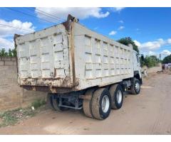 Sinotruk | Howo | 371 | 2016 | 10 rodas | 22m³ ✅️ - 4