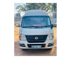 Nissan | Caravan ◇ High Roof | 15 Lugares ✅️ - 2