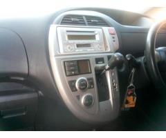 Toyota Ractis - 4