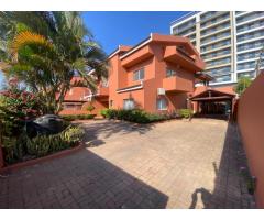 4-Bedroom triplex house for rent at Praia Mar Condominium 🏠