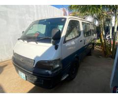 Toyota | Hiace Super Custom | 1KZ | 15 Lugares ✅️ - 2