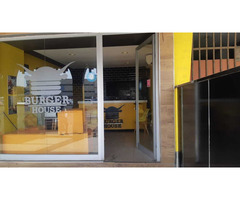 Arrenda-se uma loja na polana em frente ao hospital central com 250m2 - 2