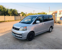 Toyota Voxy - 2