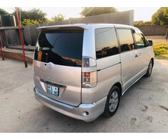 Toyota Voxy - 3