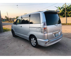 Toyota Voxy - 4