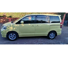 Toyota Noah - 2