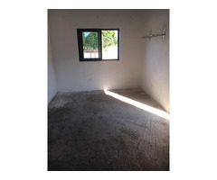 Vende-se uma casa inacabada T2 - 4