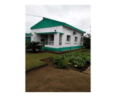 Venda-se boa moradia tp2 colonial com piscina na CIDADE DA MATOLA Godinho