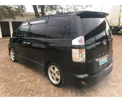 Toyota Voxy - 3