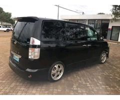 Toyota Voxy - 4