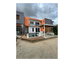 Venda-se linda casa tp3 na matola tsalala entrada do Tricamo paragem Igreja.