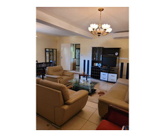 ARRENDA-SE Belíssima Moradia T4 mobilada  no condomínio da petromoc na cidade da matola