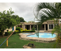 Vende-se linda Casa tipo 3 com PESCINA na MATOLA N-4 lado  Tricamo tsalala Parágem casa bonita