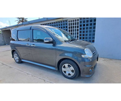 Vende-se Toyota Sienta 2006 novo
