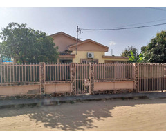 Vende se moradia tp3 com anexo na matola c700