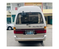 Toyota Hiace mini bus - 4