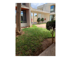 Arrenda-se super moradia com 30 compartimentos na Sommerchield II