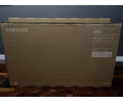 TV Samsung 50" Smart AU7000 ( selada )