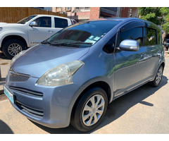 Vendo toyota ractis 1.3