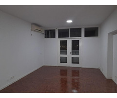 Arrenda-se apartamento T4 no edifício dos 33 andares