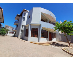 Arrenda-se uma moradia duplex tipo 5 no triunfo próximo a marginal