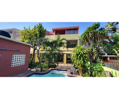 Vende-se uma moradia tipo 5 na sommarschield 1 próximo ao indy villange com piscina e anexo - 1