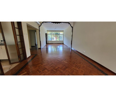 Vende-se uma moradia tipo 5 na sommarschield 1 próximo ao indy villange com piscina e anexo - 4