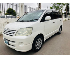 Toyota | Noah | 2004 | Automático | Gasolina | 2.0cc - 4