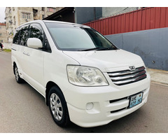 Toyota | Noah | 2004 | Automático | Gasolina | 2.0cc - 5