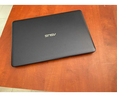 Laptop ASUS VivoBook - 4