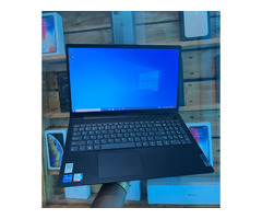 Laptop Lenovo i5-11th Gen. Modelo 2022 - 3