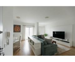 Arrenda-se Luxuoso apartamento T2 mobilado no golf RESIDENCE