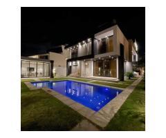 VENDE-SE LUXUOSA Moradia T4 no Mapulene