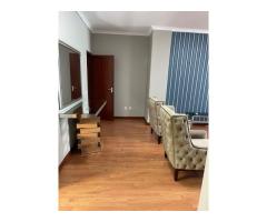 ARRENDA-SE LUXUOSO apartamento T3 mobilado na no condomínio Sunrise com vista ao mar - 3