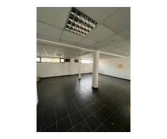 Arrenda-se loja sobre loja na Polana Eduardo mondlane - 3