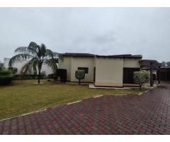 Vende-se linda Moradia Tipo3 placa no bairro da zona verde paragem 1 rua.