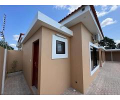 Vende-se luxuosa  Moradia T3  em Malhampsene