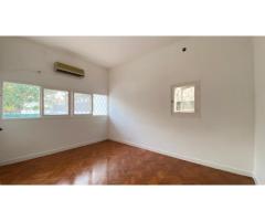 Arrenda-se belíssima Moradia T5 ideal para escritório na sommerschield - 5