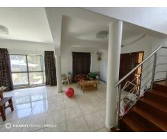 Arrenda se Moradia Duplex T3 No Condomínio Golden Sands - Triunfo - Av. Da Marginal