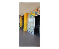 ARRENDA-SE Belissima lojinha na Costa do sol