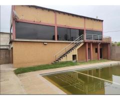 *Jackpot Vende-se linda casa tp4 com piscina na Matola Tsalala a 3 min das AV. Das indústrias