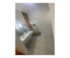 Arrenda-se Luxuosa Moradia T4 no Mapulene - 5