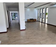 Arrenda-se Luxuosa Moradia T4 no triunfo novo - 6