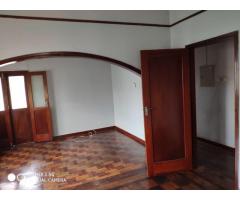 Arrenda-se Geminada T3 em Malhangalene - 2