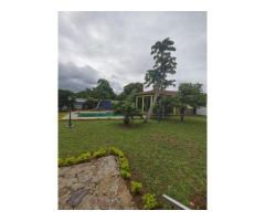 Arrenda-se linda casa tp3 com piscina na Matola N4 Mussubuluko entrada da báscula a 5min da N4. - 2