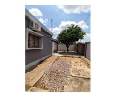 Arrenda-se linda casa tp3 na matola fomento próximo ao mercado Djetimane.