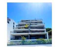 Arrenda-se Luxuoso Apartamento T3 mobilado no condomínio maresias com vista ao mar