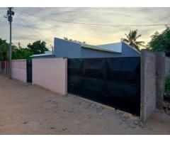 *Vende casa tipo 3 no bairro de Laulane